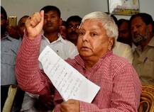 रेलवे टेंडर घोटाला: लालू, राबड़ी और तेजस्वी के खिलाफ चार्जशीट दायर, जेडीयू ने की इस्तीफे की मांग