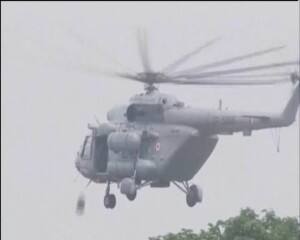 बाढ़ से परेशान आधा हिंदुस्तान, गुजरात में अबतक 100 से ज्यादा लोगों की मौत