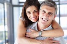 आखिर क्‍यों यंग लड़कियों को डेट करते हैं पुरुष!