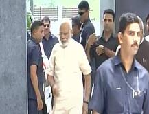 बाढ़ का जायजा लेने असम पहुंचे PM मोदी, अबतक 80 से ज्यादा लोगों की मौत