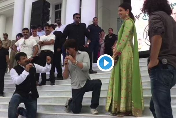 Watch Jab Shah Rukh Khan Sang A Bhojpuri Song For Anushka Sharma In Banaras VIDEO: जब अनुष्का शर्मा से बोले शाहरुख़ खान- तु लगावेलू जब लिपस्टिक...
