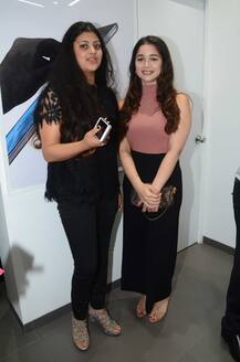  क्या आपने देखी सचिन की बेटी सारा तेंदुलकर और आशा भोंसले की पोती जनाई की यह जुगलबंदी?