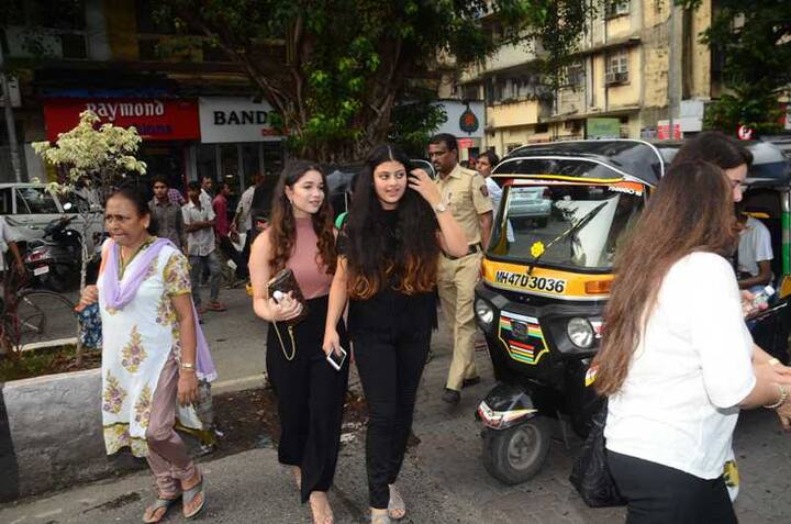 सारा तेंदुलकर और आशा भोंसले की पोती जनाई.