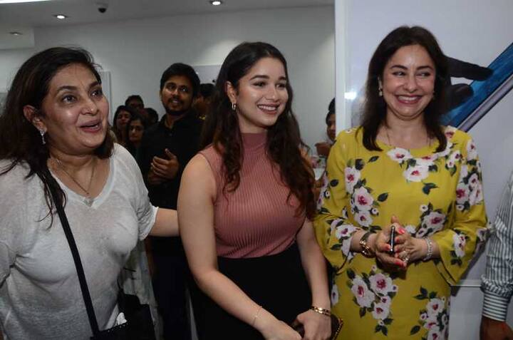 अंजलि तेंदुलकर और सारा तेंदुलकर. 