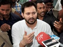 तेजस्वी का नीतीश पर हमला, कहा- \'चाचा बेवकूफ मत बनाइए, ट्रंप से नहीं मोदी से मांगिए विशेष राज्य का दर्जा