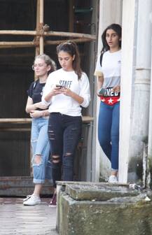 गर्लफ्रेंड तानिया श्राफ के साथ स्पॉट हुए सुनील शेट्टी के बेटे अहान