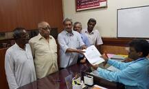 गोवा: पणजी विधानसभा उपचुनाव के लिए मनोहर पर्रिकर ने दाखिल किया नामांकन