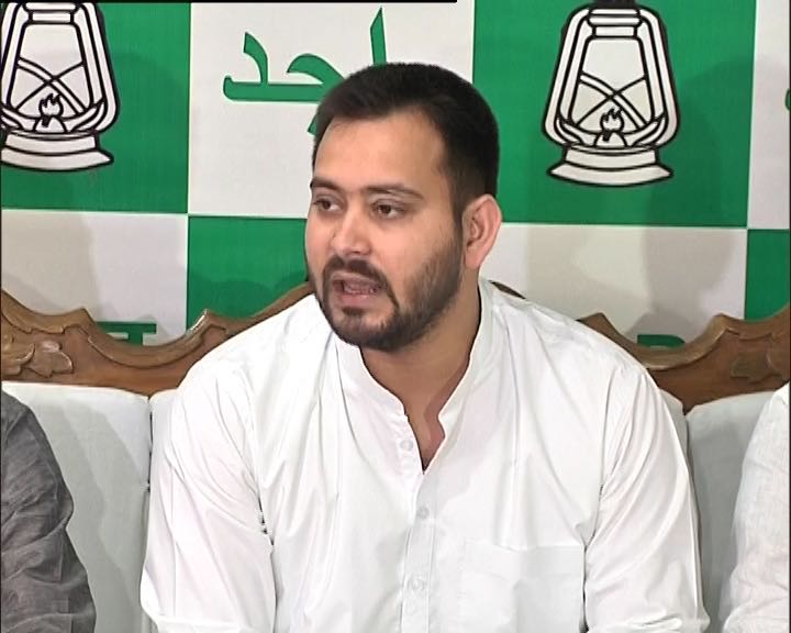 तेजस्वी यादव का नीतीश कुमार पर हमला, पूछा- अंतरात्मा की आवाज सुनी या मोदी आत्मा की?