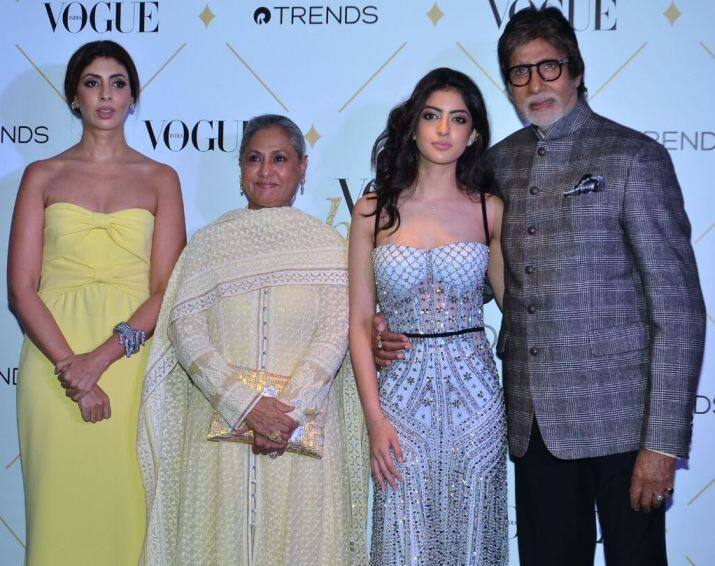 Vogue ब्यूटी अवॉर्ड्स में मेगास्टार अमिताभ बच्चन, ऐश्वर्या राय बच्चन, जया बच्चन, श्वेता नंदा, नव्या नवेली, अक्षय कुमार, सनी लियोनी, दिशा पटानी जैसे तमाम दिग्गज पहुंचे थे. देखें चुनिंदा तस्वीरें...