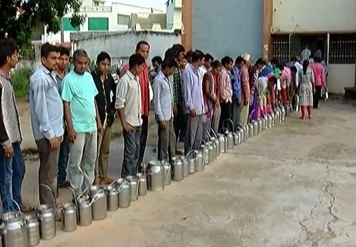 गुजरात में बाढ़ से डेयरी उद्योग पर गिरी गाज, अमूल को 70 करोड़ का नुकसान