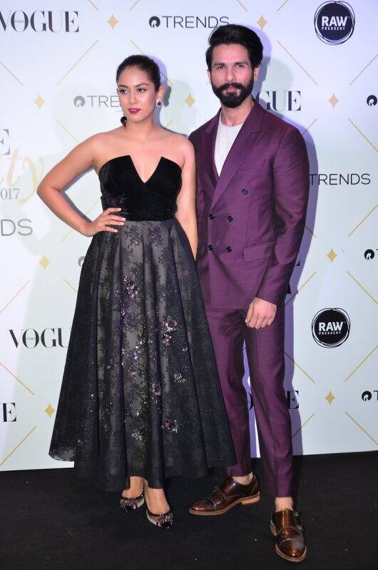 इस शो में Most Beautiful Couple का अवॉर्ड शाहिद कपूर और मीरा राजपूत को मिला.