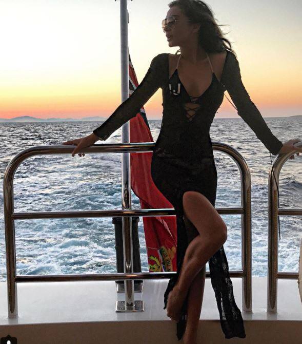  तस्वीरों में आप हॉलीवुड अदाकारा एमी जैक्सन को देख सकते हैं.