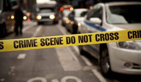 हेडफोन लगा कार चला रही महिला ने मारी ढाई साल के बच्चे को टक्कर, मौत हेडफोन लगा कार चला रही महिला ने मारी ढाई साल के बच्चे को टक्कर, मौत