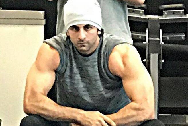 जी हां, सोशल मीडिया पर रणबीर कपूर का ये नया लुक खूब वायरल हो रहा है.