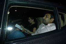 उनके बताए जा रहे प्रेमी के साथ कैमरे में कैद हुईं करिश्मा कपूर