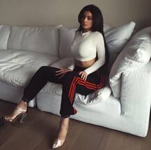 दुनिया में सबसे ज्यादा तेजी से उभरने वाली इस टीनएजर की तस्वीरें मचा रही हैं इंटरनेट पर \'खलबली\'