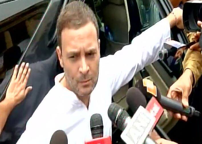 Congress Holds Protest Against Attack On Congress Vp Rahul Gandhis Convoy In Gujarat राहुल ने BJP-RSS को ठहराया हमले का जिम्मेदार, दिल्ली में BJP दफ्तर के बाहर कांग्रेस का प्रदर्शन