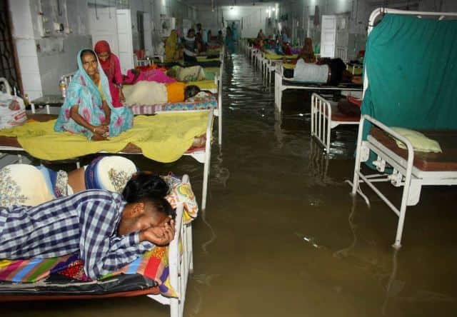 देश के कई हिस्सों में भारी बारिश, पटना में जल भराव, हिमाचल में 3 की मौत Heavy Rain In Patna And Himachal Pradesh Three Died देश के कई हिस्सों में भारी बारिश, पटना में जल भराव, हिमाचल में 3 की मौत