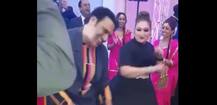 गोविंदा ने अपनी पत्नी के साथ \'किसी डिस्को में जाएं\' गाने पर किया डांस, वायरल हुआ वीडियो