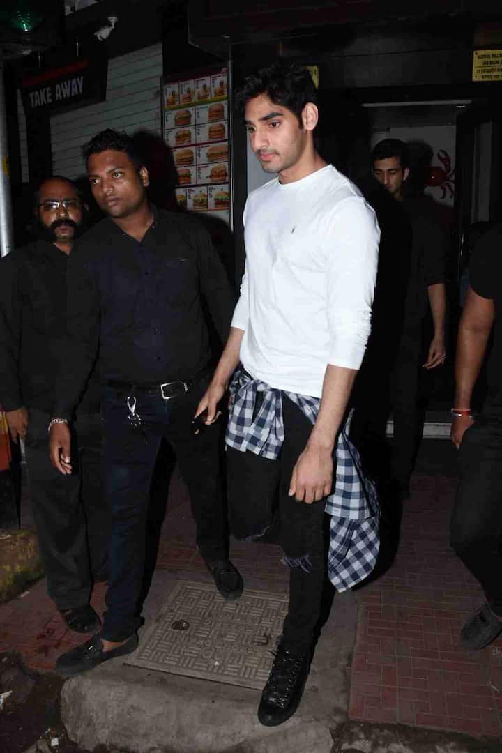 जैकी श्राफ के बेटे टाइगर श्राफ की तरह अहान भी खुले स्वभाव के नहीं हैं और वे अपनी निजी ज़िंदगी पर खुलकर बात नहीं करते.