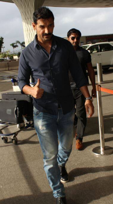 बीच में ऐसी ख़बरें भी आई थीं कि लॉन्ग डिस्टेंस होने की वजह से दोनों का रिश्ता तनाव भरा हो गया है.