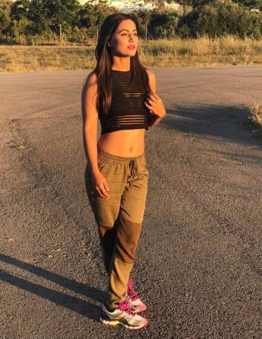 पिछले साल सीरियल की लीड एक्ट्रेस हिना खान यानि 'अक्षरा' ने बेहतर रोल की तलाश में इस शो को अलविदा कह दिया था. बताते चलें हिना हाल के दिनों में कलर्स टीवी के रियलिटी शो 'खतरों के खिलाड़ी' में नजर आईं.