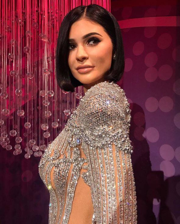 इस तस्वीर को काइली ने अपने इंस्टाग्राम पर शेयर किया है. GQ मैक्सिको के लिए कराए इस फोटोशूट में काइली ग्रे बिकिनी में नज़र आ रही हैं.