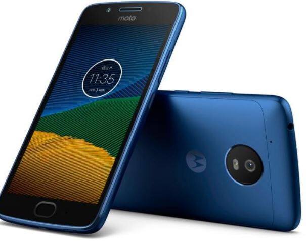 बिग फ्रीडम सेल के कुछ डिस्काउंट ऑफर से ई-कामर्स कंपनी ने परदा उठाया है. मोटो M और मोटो G5 प्लस जिसकी कीमत 15,999 रुपये और 16,999 रुपये है लेकिन इस सेल में ये स्मार्टफोन्स 12,999 रुपये और 14,999 रुपये में उपलब्ध होगा. 