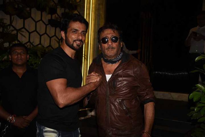 आगे देखिए और कौन-कौन से सितारे इस पार्टी में पहुंचे. (Photo: Manav Mangalani)