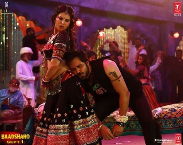 वहीं इन सबके इतर अगर फिल्मों की बात करें, तो सनी फिल्म ‘बादशाहों’ के गानें ‘पिया मोरे’ में दिखाई देंगी. वहीं इस गानें में सनी अपने दमदार मूव्स और बॉलीवुड में सीरियल किसर के नाम से मशहूर इमरान हाशमी के साथ अच्छी केमेस्ट्री के लिए तारीफें बटोर रही हैं. (Photo: Instagram/sunnyleone) 