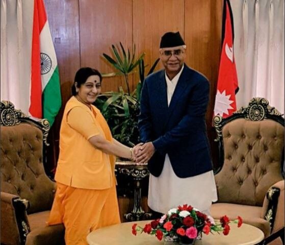 Nepal Eam Sushma Swaraj Meets Prime Minister Of Nepal Sher Bahadur Deuba In Kathmandu सुषमा स्वराज की नेपाल यात्राः पीएम शेर बहादुर देउबा से की मुलाकात