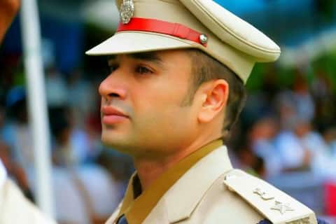 मध्य प्रदेश के इस IPS ऑफिसर ने सोशल मीडिया पर मचा रखी है धूम! मध्य प्रदेश के इस IPS ऑफिसर ने सोशल मीडिया पर मचा रखी है धूम!
