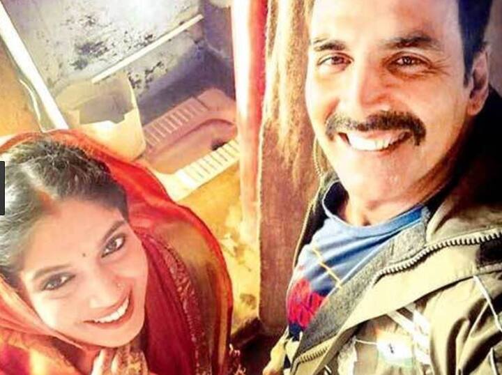 वहीं ‘टॉयलेट : एक प्रेम कथा’ अक्षय की साल की दूसरी सबसे बड़ी फिल्म बन सकती है, इससे पहले अक्षय की जॉली एलएलबी 2 ने भी शानदार कलेक्शन करते हुए पहले दिन 13.20 करोड़ का कारोबार किया था. 