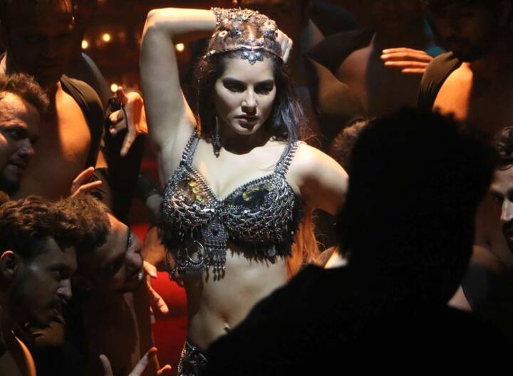 वहीं इस फिल्म के को- प्रोड्यूसर भी उमंग कुमार हैं.