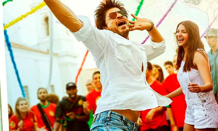 वहीं शाहरुख की फिल्म 'जब हैरी मेट सेजल' ने पहले दिन 15.25 करोड़ की कमाई की थी. 