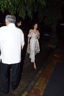 अर्थ थियेटर से लंच करके लौट रही थी श्रीदेवी की फैमिली, कैमरे में हुई कैद