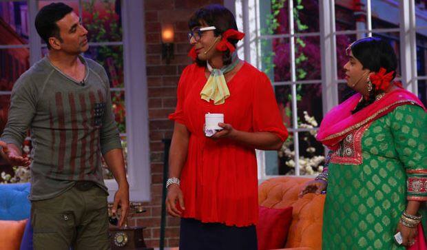 बता दें कि अक्षय कुमार एक नये लॉफ्टर शो के साथ टीवी पर वापस आ रहे हैं. इसी शो सुनील ग्रोवर भी अक्षय कुमार के साथ काम करते हुए दिखाई देंगे.