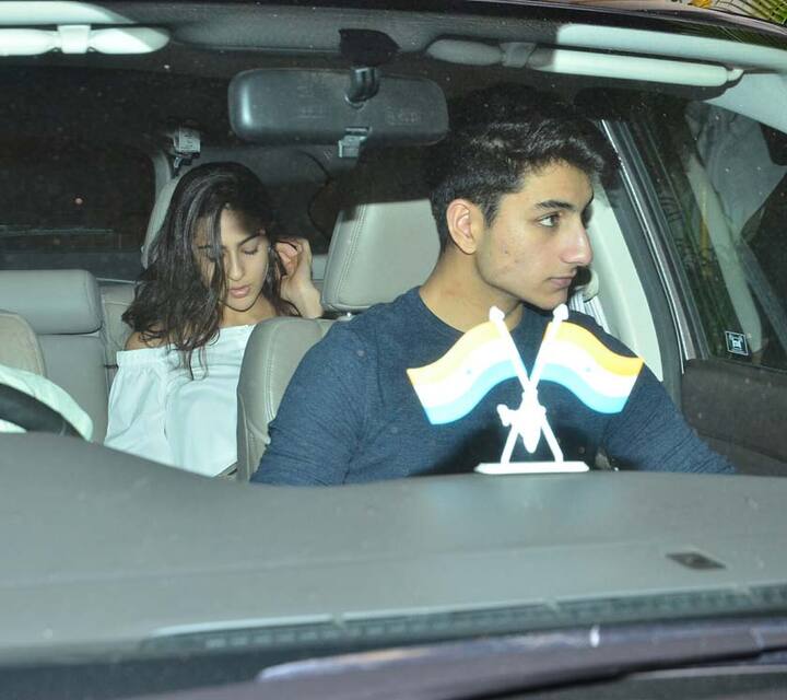 सारा इस पार्टी में अकेले नहीं बल्कि भाई इब्राहिम के साथ पहुंची थीं.