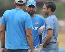 धोनी की आलोचना कर फंसे ‘प्रसाद’, लोगों ने दी खुद के रिकॉर्ड्स देखने की सलाह!!