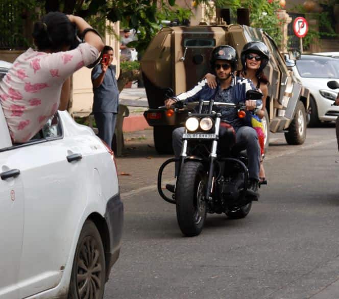 बता दें कि हाल ही में जैकलीन ने फिल्म की टीम और डायरेक्टर के बारे में बातचीत के दौरान सिद्धार्थ के साथ काम करने को लेकर पूछे गए सवाल के जवाब में उन्होंने कहा, “पर्दे पर सिद्धार्थ के साथ रोमांस करना सहज रहा. यह बहुत आसान था.''
