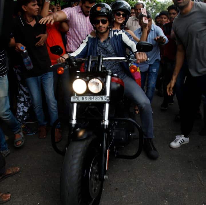आपको बता दें कि‘अ जेंटलमैन’ में सिद्धार्थ के अलावा जैकलीन भी एक्शन करती नजर आएंगी.