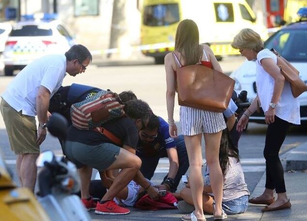 स्पेन के बार्सिलोना में आतंकी हमलाः 13 लोगों के मारे जाने की खबर