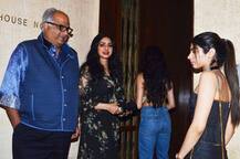 मम्मी श्रीदेवी के बर्थडे में सारी लाइमलाइट लूट ले गईं जाह्नवी कपूर!