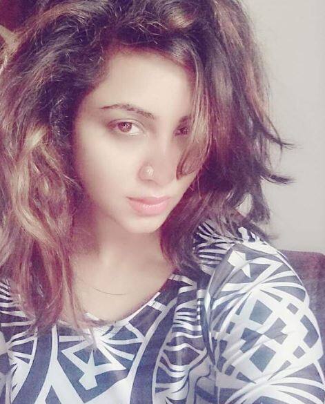  वैसे अर्शी ने मॉडलिंग के अलावा ने अलावा कुछ साउथ इंडियन फिल्मों में भी काम किया है.