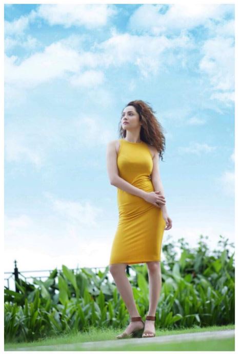 बॉलीवुड में कदम रखने से पहले अंकिता लोखंडे हुईं और ग्लैमरस, इंस्टा पर शेयर की तस्वीरें