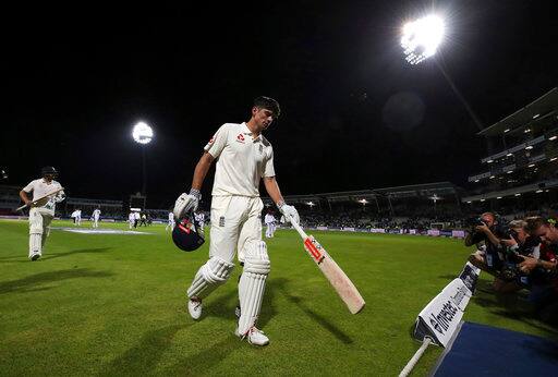Alastair Cook Joins Elite List With Record 200 In D N Test Vs West Indies डे-नाइट टेस्ट मैच में दोहरा शतक लगाने वाले दूसरे बल्लेबाज बने एलिस्टेयर कुक