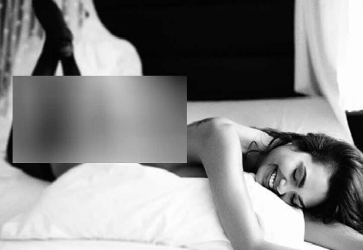 ईशा गुप्ता भी अपनी इस टॉपलेस तस्वीर की वजह से काफी दिनों से खबरों में हैं.