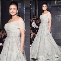 लैक्मे फैशन वीक के तीसरे दिन रैंप पर उतरीं अभिनेत्री प्रीति जिंटा, देखें तस्वीरें