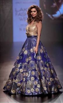 अमित अग्रवाल की शोस्टॉपर बनीं ईशा गुप्ता