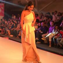 बदल गए हैं निया शर्मा के अंदाज, इंस्टाग्राम पर शेयर की लेटेस्ट तस्वीरें...